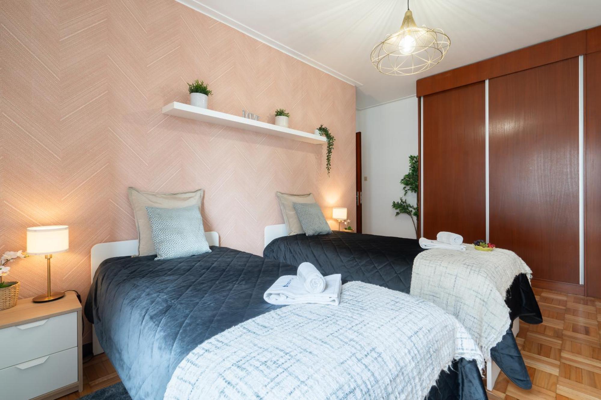 Host Wise Apartment Porto Room photo